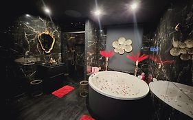O' Plaisirs Interdits - Loveroom